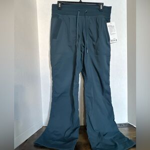 Lululemon Women’s Dance Studio Mid-Rise Pant Short Indochine Blue Size 8/10 New